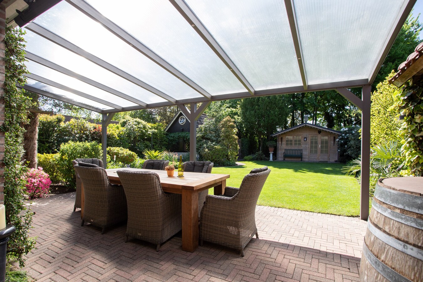 Royale vrijstaande woning gelegen op een perceel van 671 m2 met de tuin op het zuiden! 