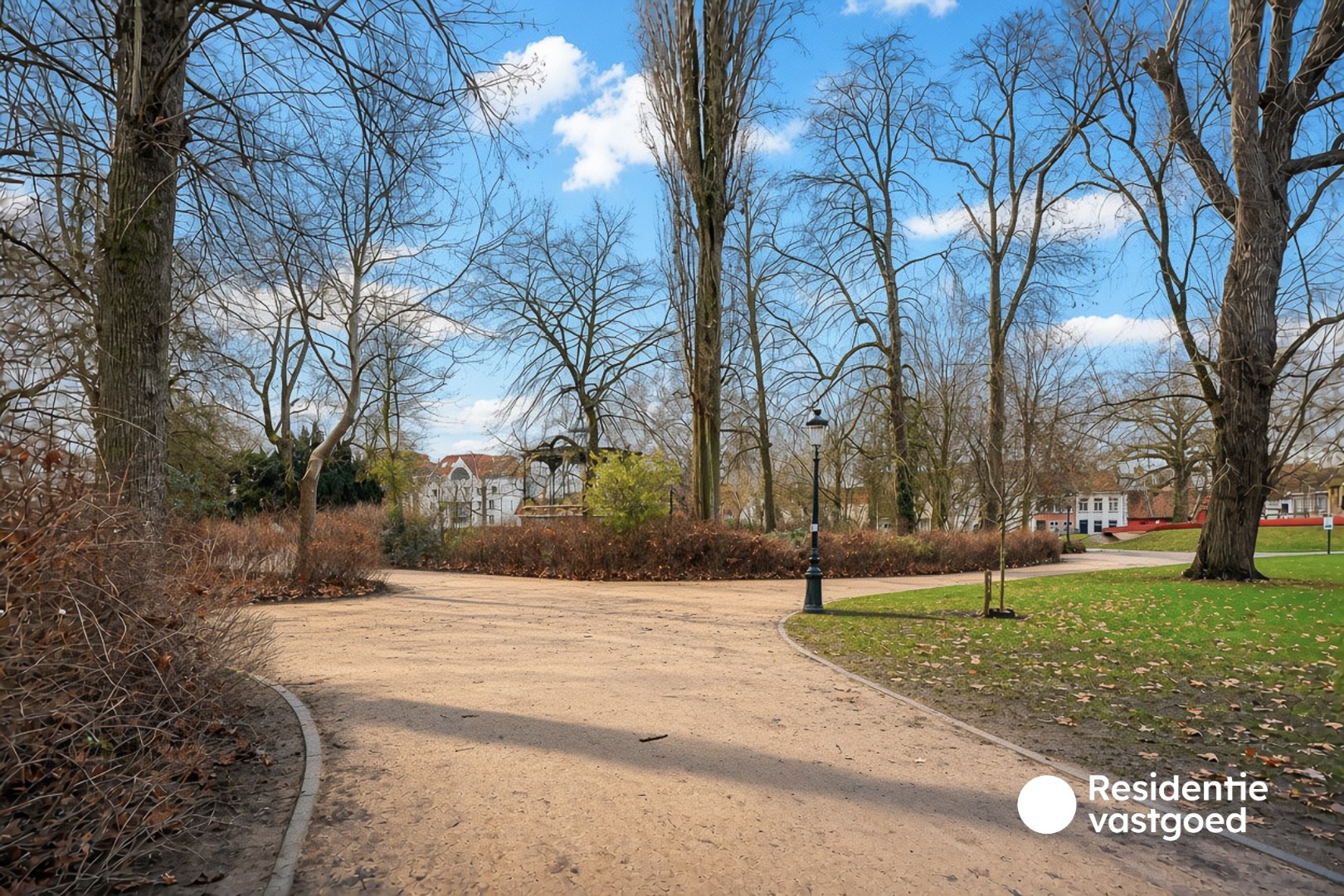 Ruim appartement met staanplaats en terras (46 m²!) aan het Koningin Astridpark 