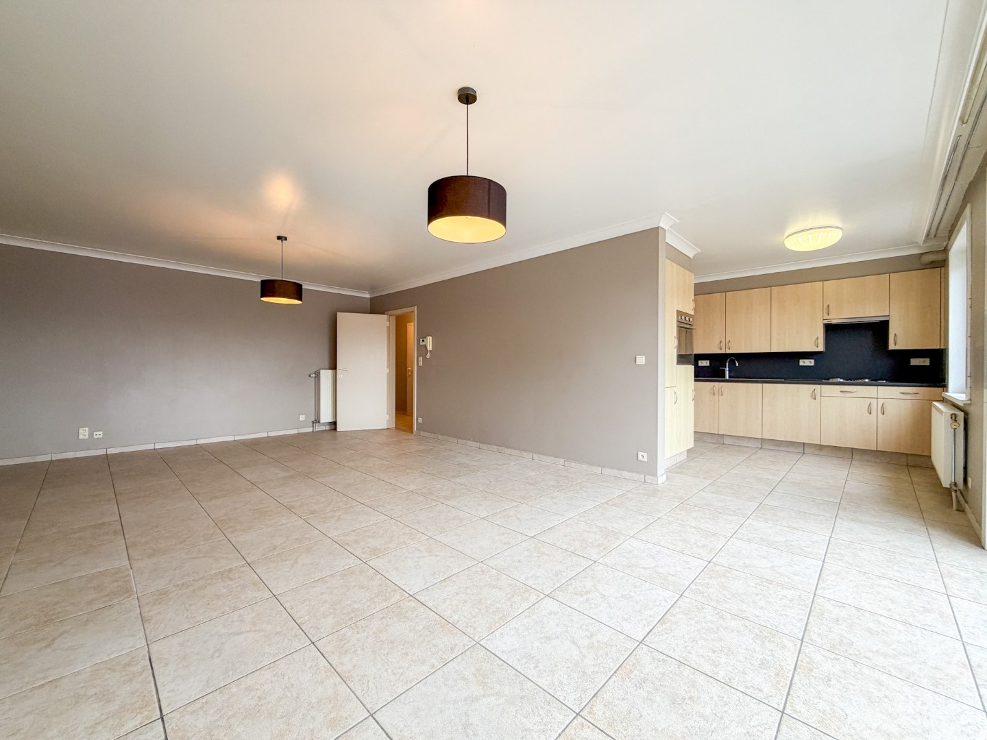 Energiezuinig 2-slp appartement (88 m²) met groot terras, Eernegem. 