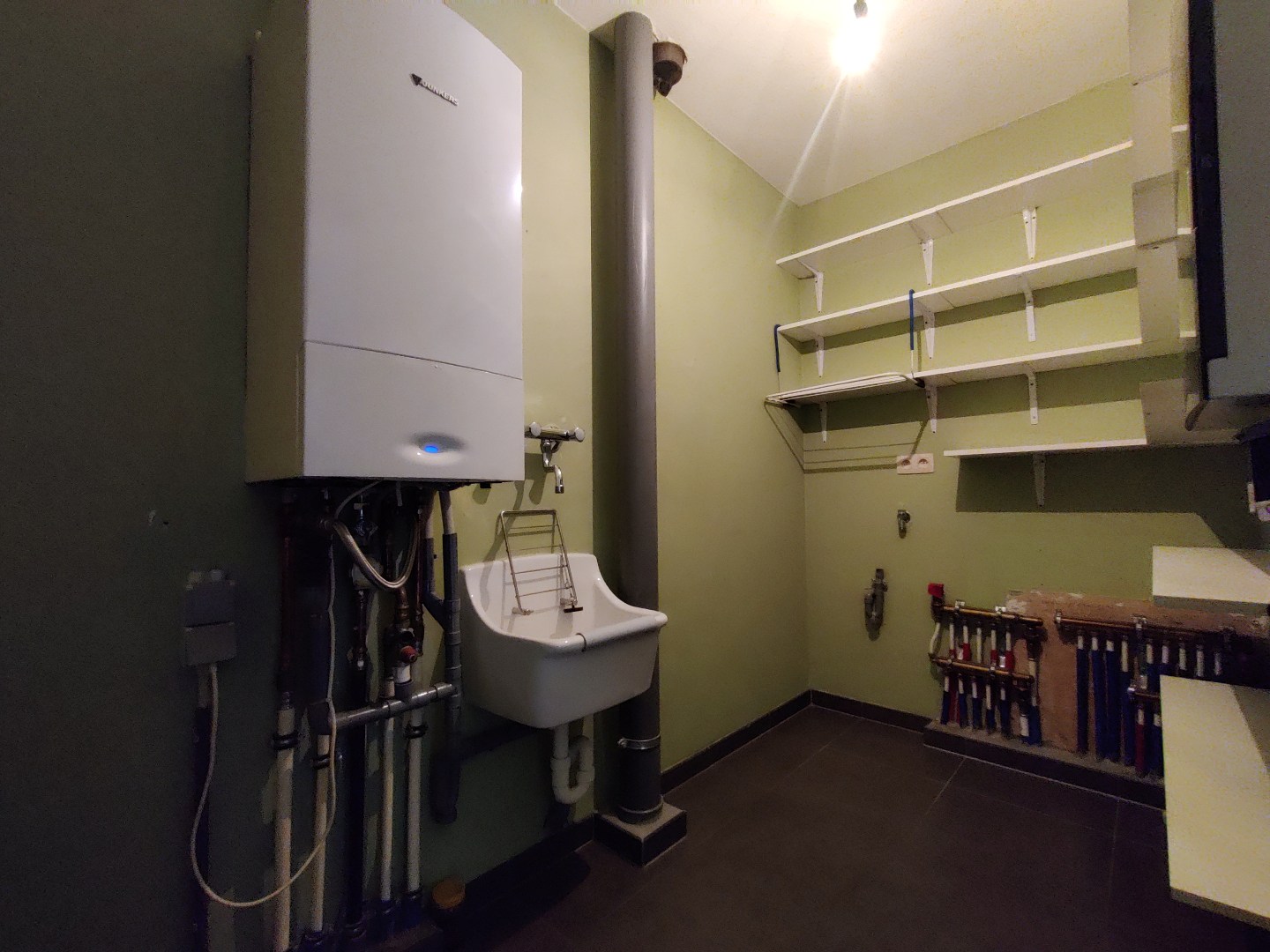 Prachtig, instapklaar appartement met 2 slaapkamers gelegen te centrum Geel 