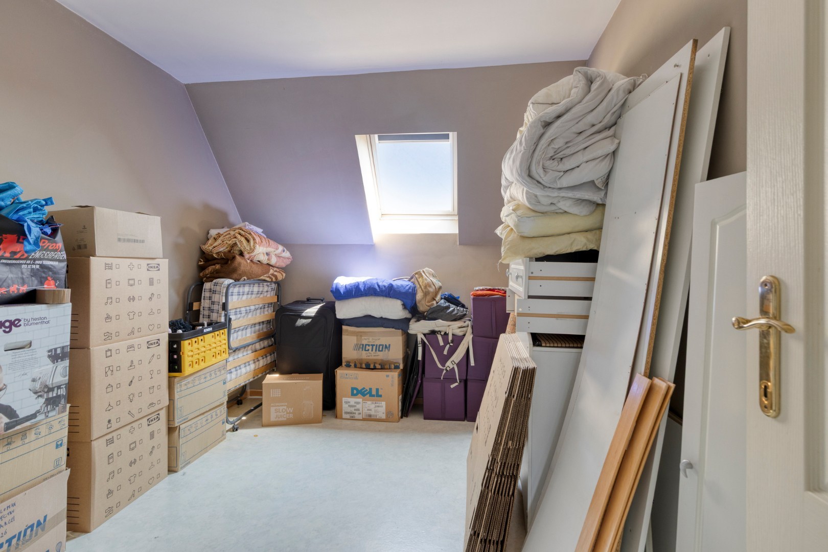 Instapklare duplex met 3 slpk. en staanplaats in hartje Tessenderlo 