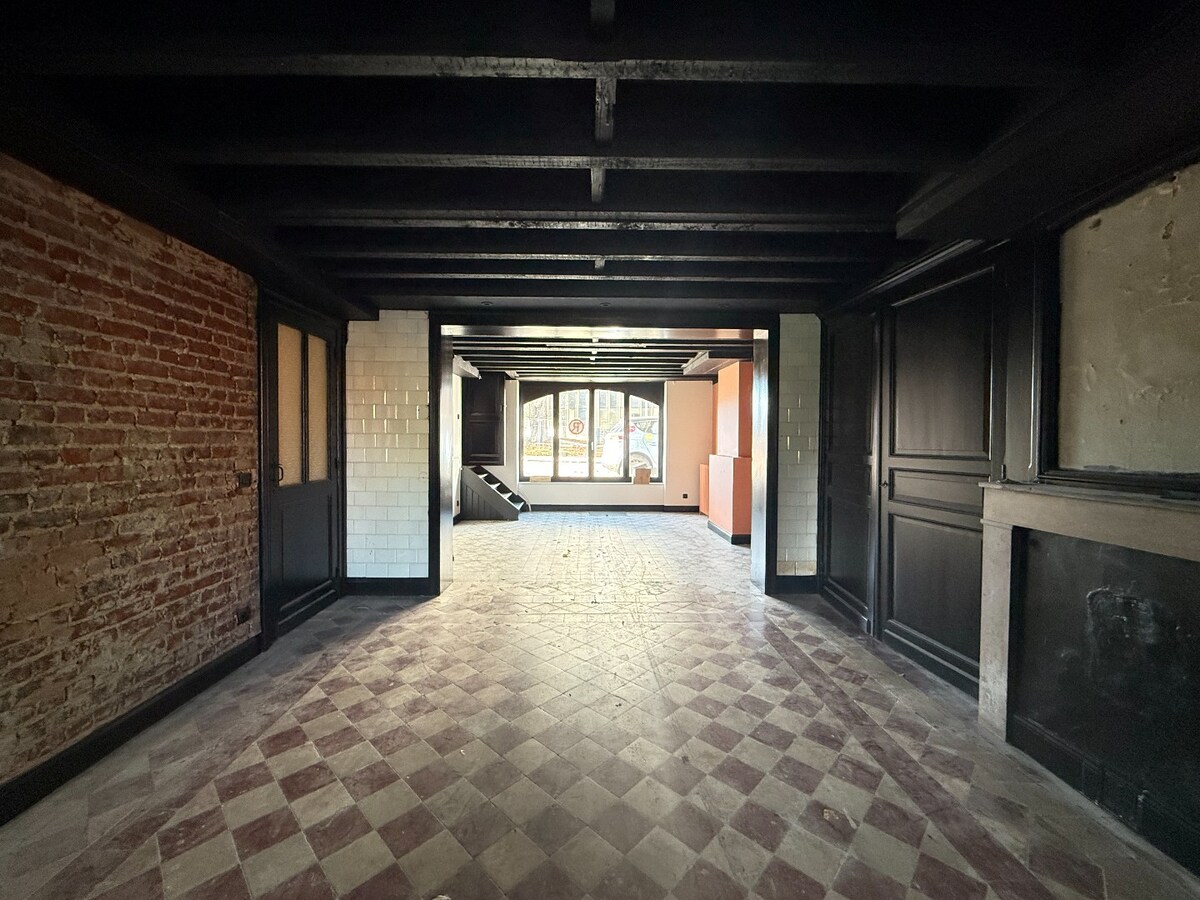 Maison de maître avec 5 chambres et jardin, idéale pour profession libérale ! 