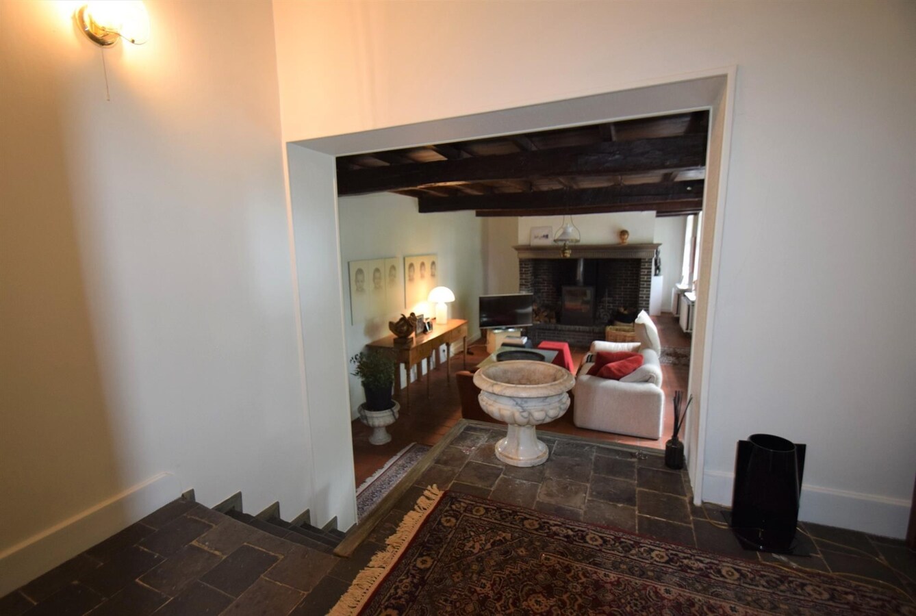 Authentieke hoeve op 3886 m² grond, landelijk gelegen met prachtige tuin. PAS VRIJ VANAF 15 JAN. 2026!! 