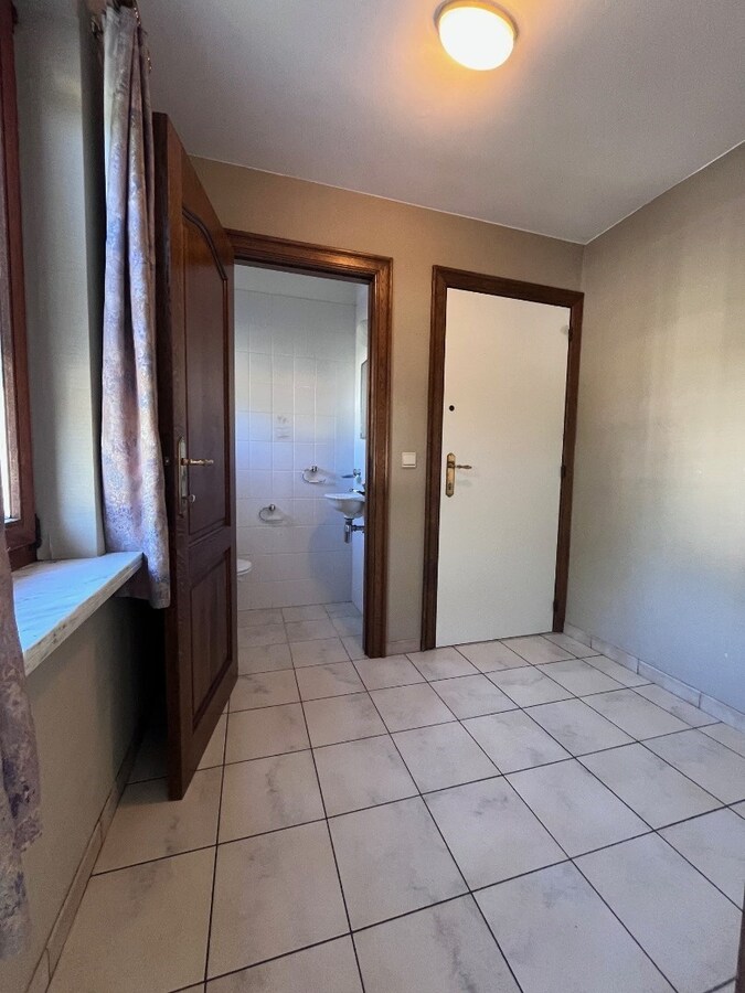 Bijzonder goedgelegen, ruim 3-slaapkamer-appartement met riant zonneterras 