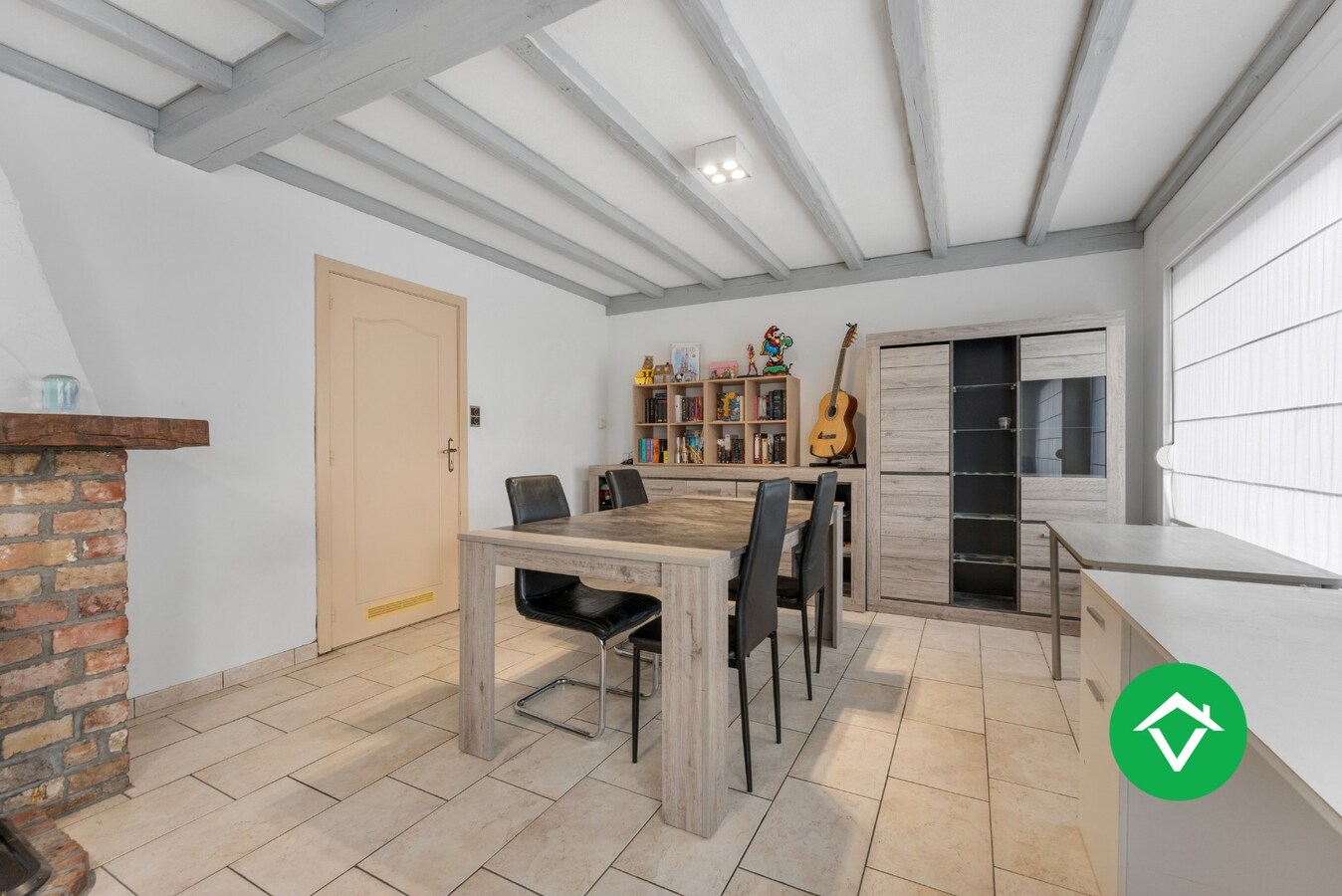 Instapklare vrijstaande woning met zonnige tuin in rustige woonwijk te Eernegem 