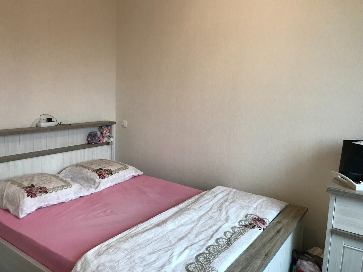Ruim 2 slaapkamerappartement op de Markt in Houthulst 