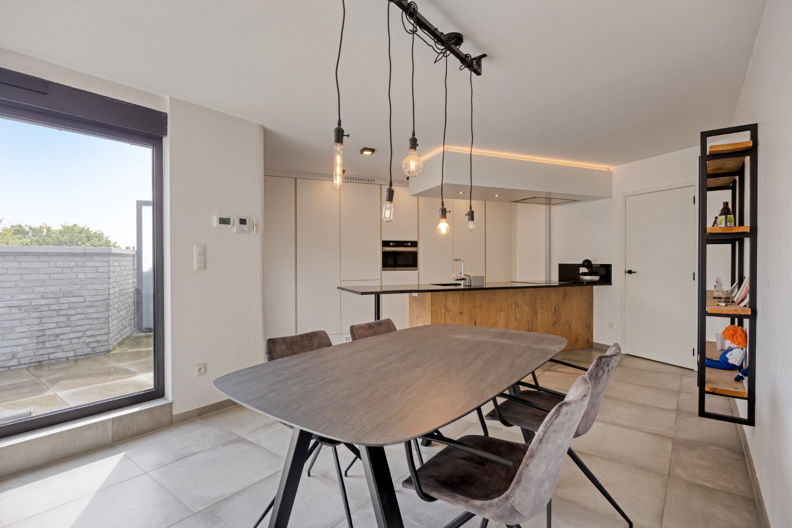Instapklaar appartement met 2 slpk. en een rustige ligging in Geel-centrum 