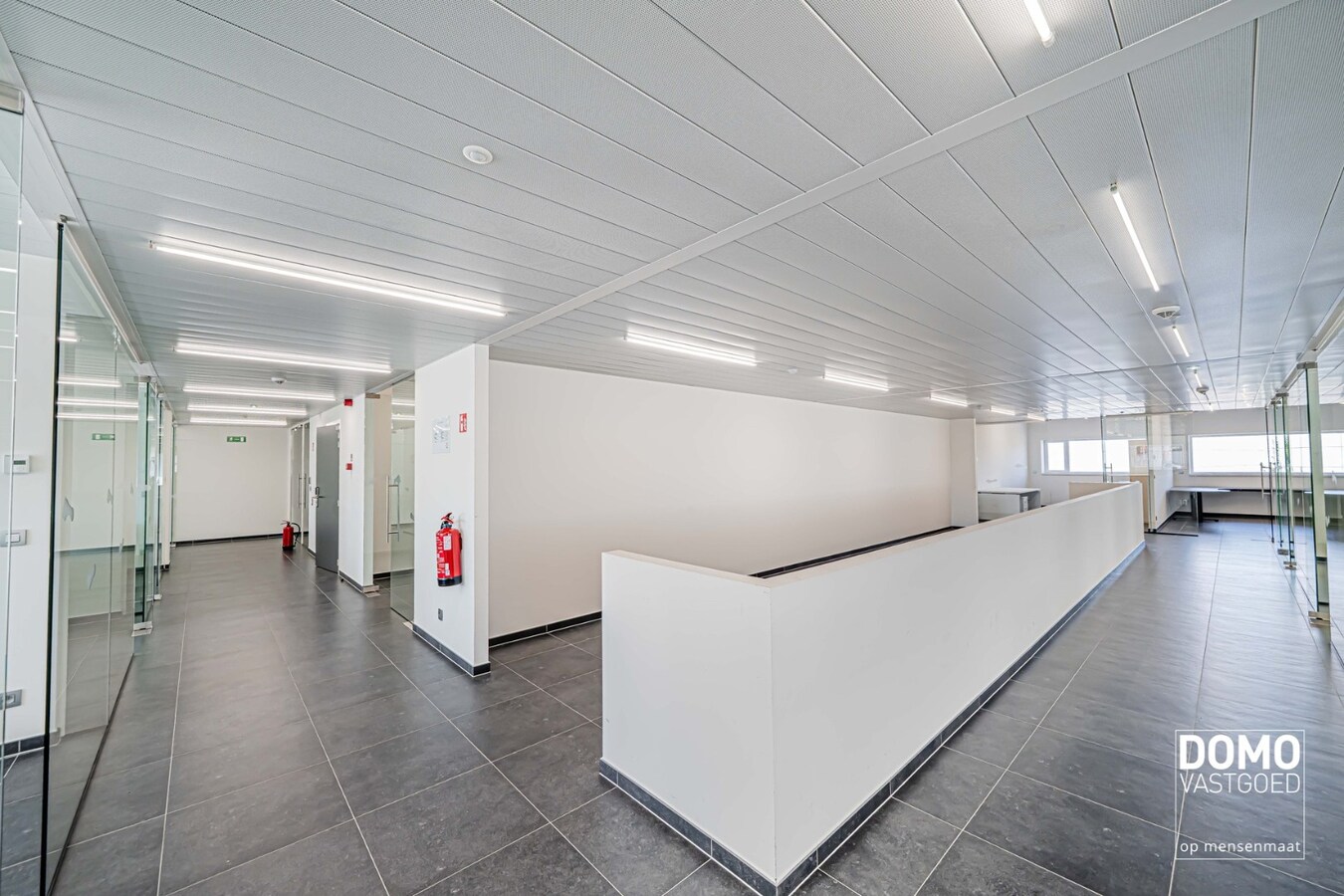 INNOVATIEVE RUIMTE MET LABO, LOGISTIEKE VOORZIENINGEN EN RESEARCH &amp; DEVELOPMENT IN EEN ECO-BEDRIJFSGEBOUW TE PAAL 