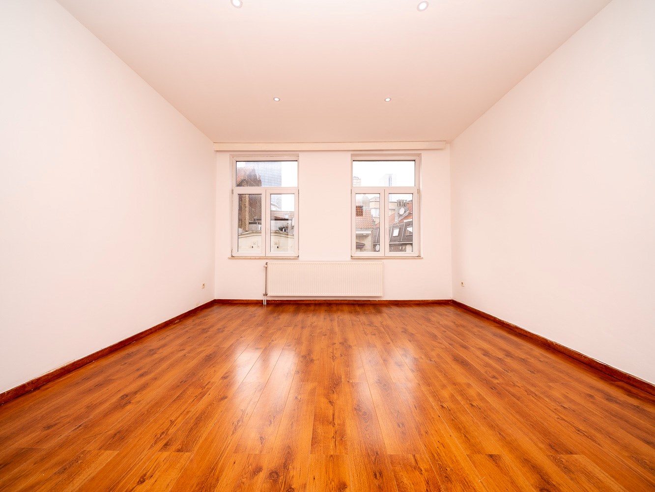 Ruim appartement met 2 slaapkamers en balkon 