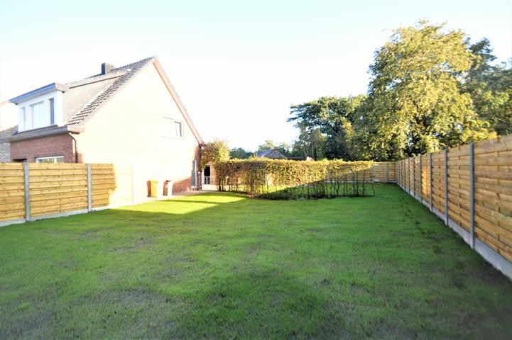 Prachtig gerenoveerde woning met een zeer ruime en zonnige tuin op top locatie in Mol 