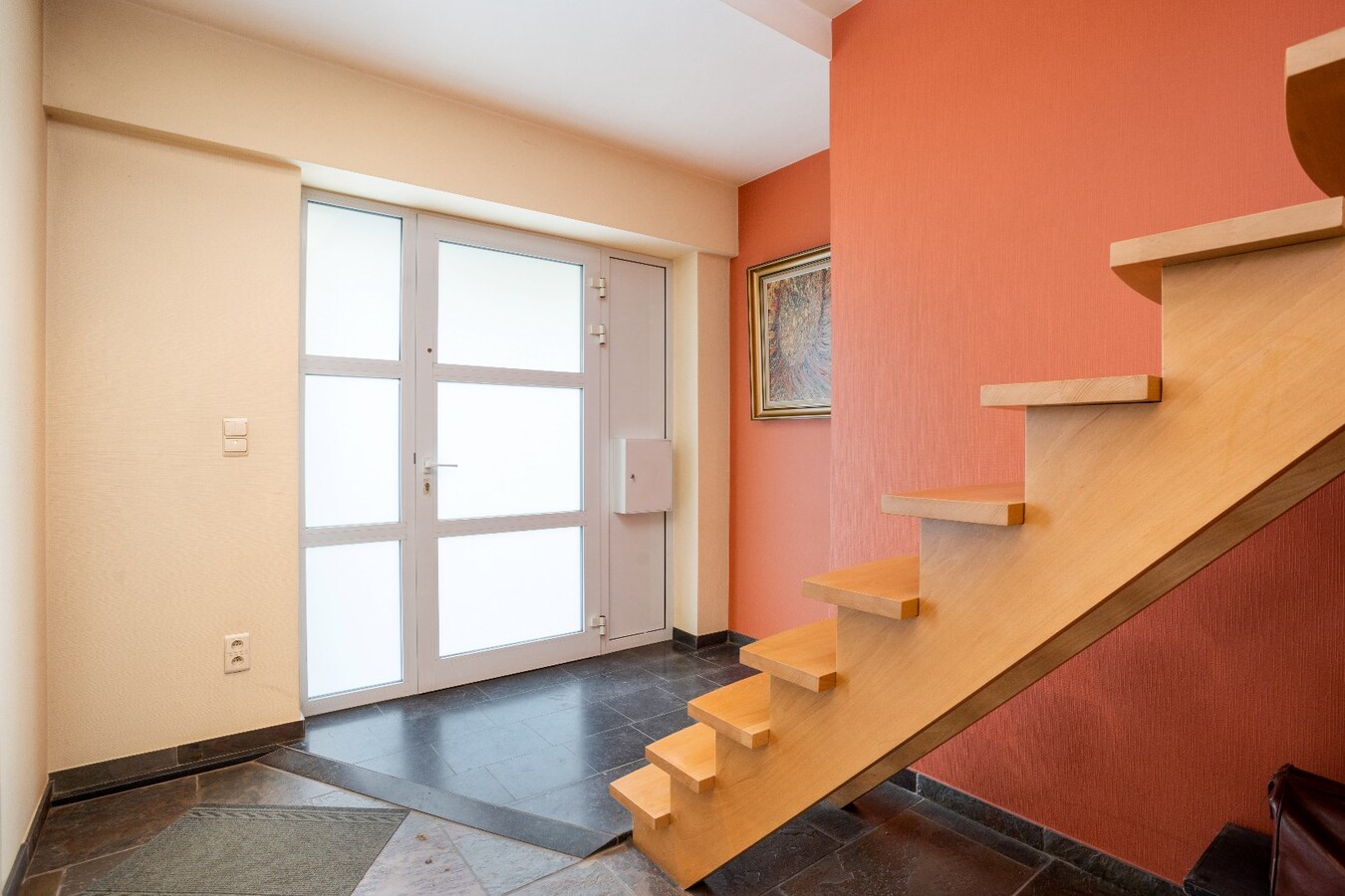 Polyvalente, ruime (handels)woning op zongericht perceel van 1243m² 