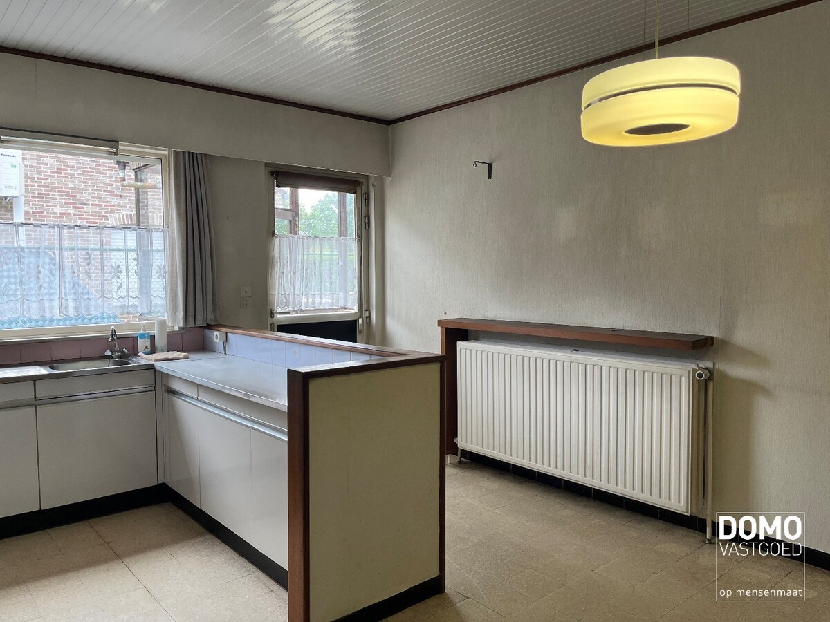 RUIME GELIJKVLOERSE WONING OP EEN PERCEEL VAN 12A 80CA MET 3 SLAAPKAMERS, EN GARAGE TE BOEKT (HEUSDEN-ZOLDER) 
