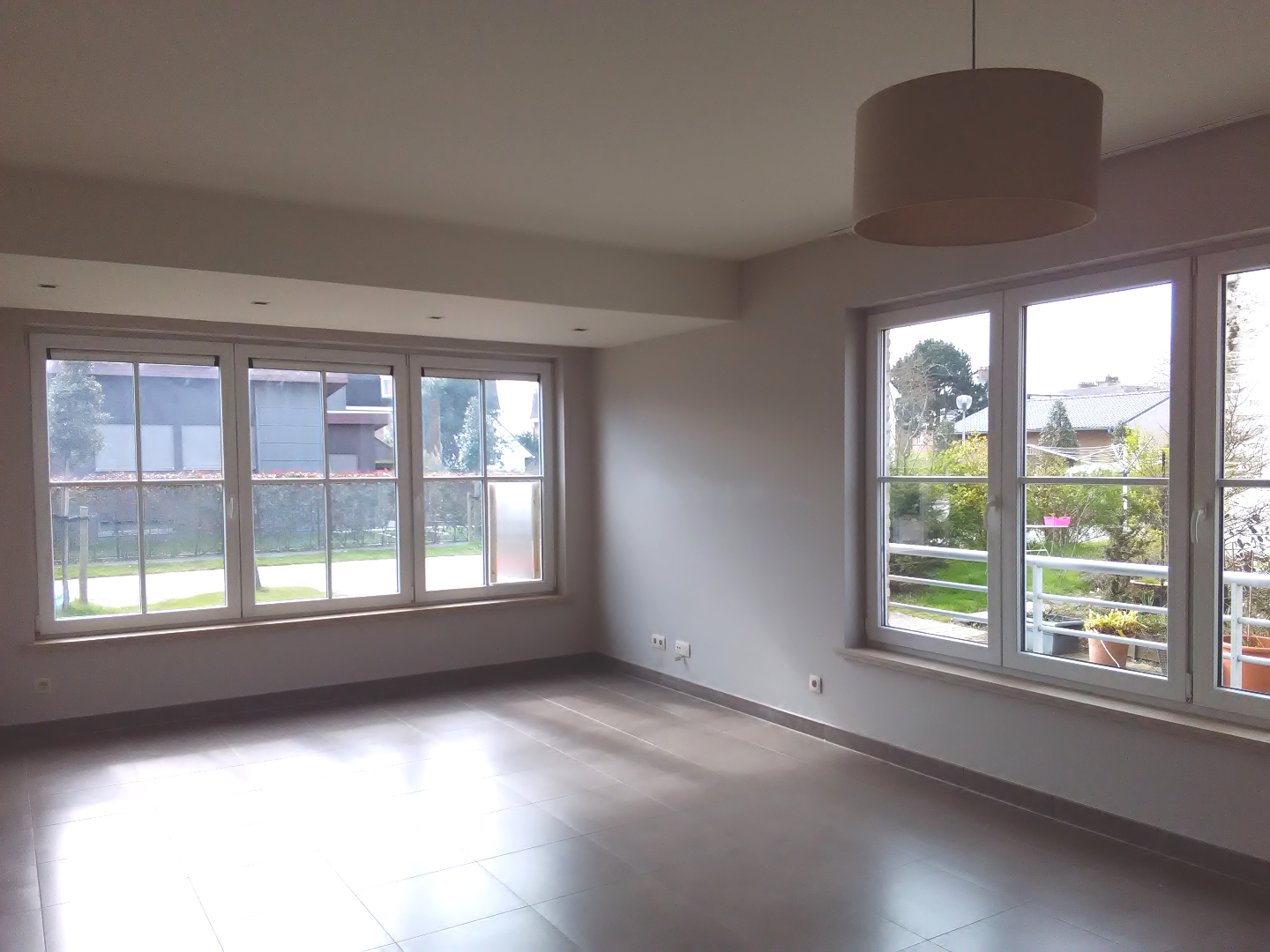 Mooi onderhouden 2 slaapkamer appartement 