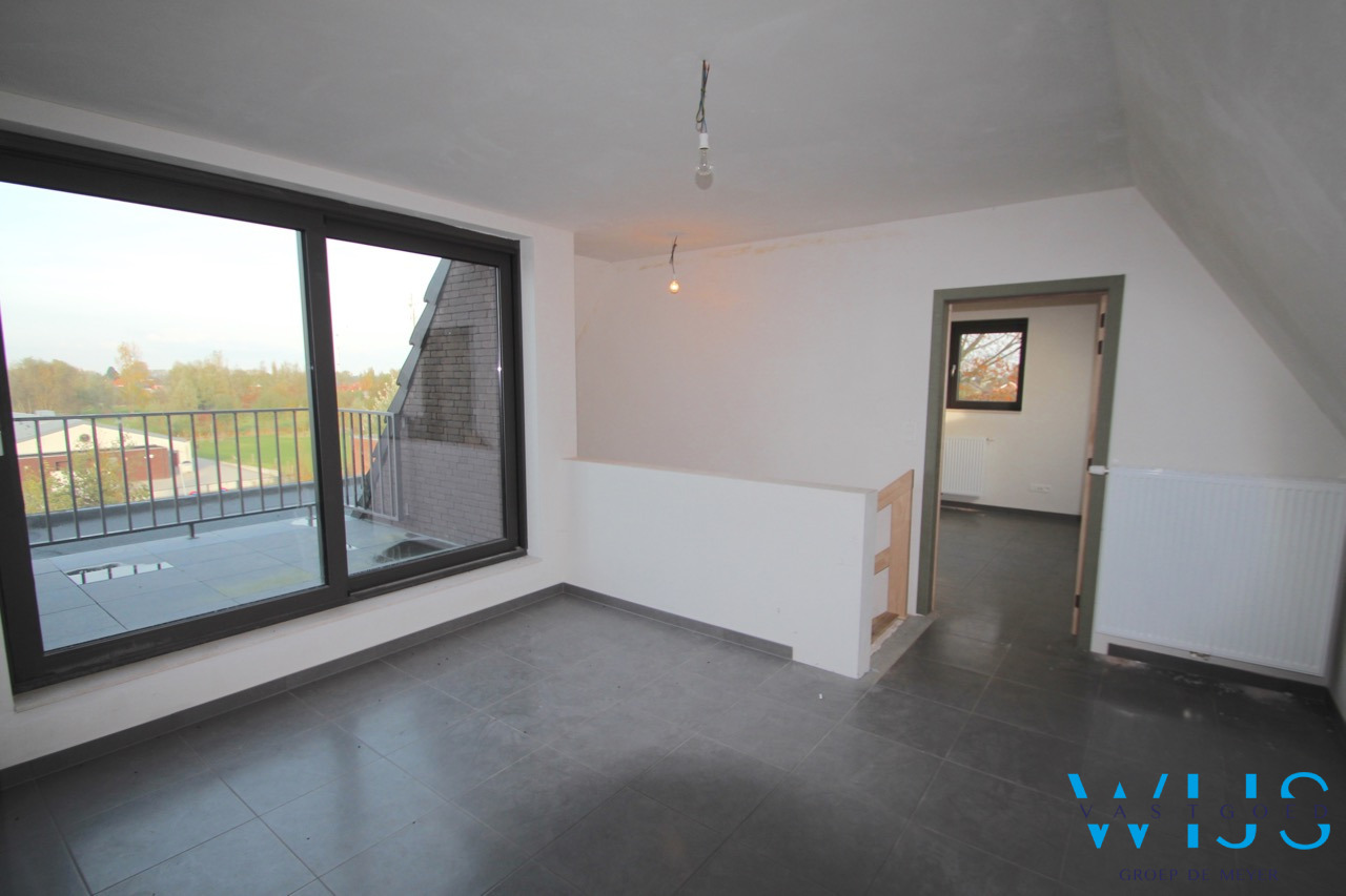 Prachtige duplex + garage in het rustige landelijke OOSTEEKLO 