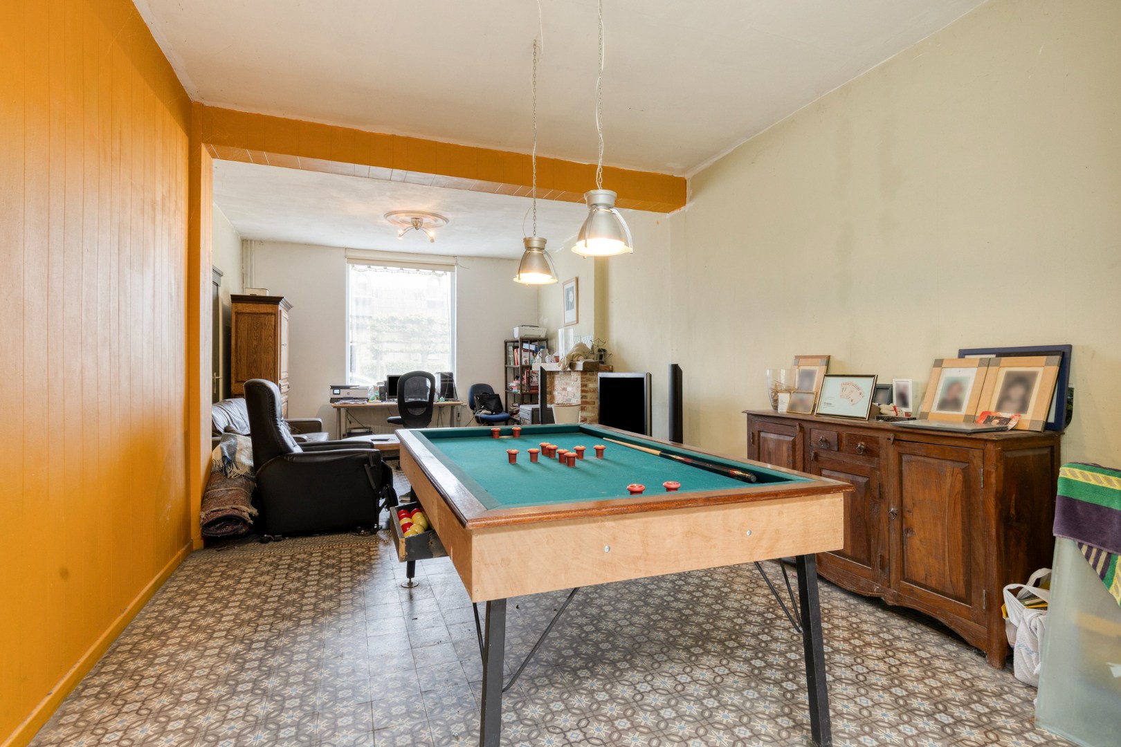Halfopen bebouwing met 5 ruime slaapkamers, 2 badkamers, garage en tuin in Holsbeek – bewoonbare oppervlakte 214m² 