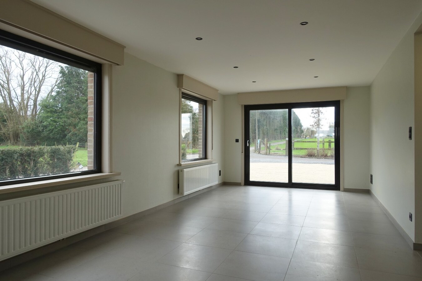 Landelijk gelegen woning met loods! 