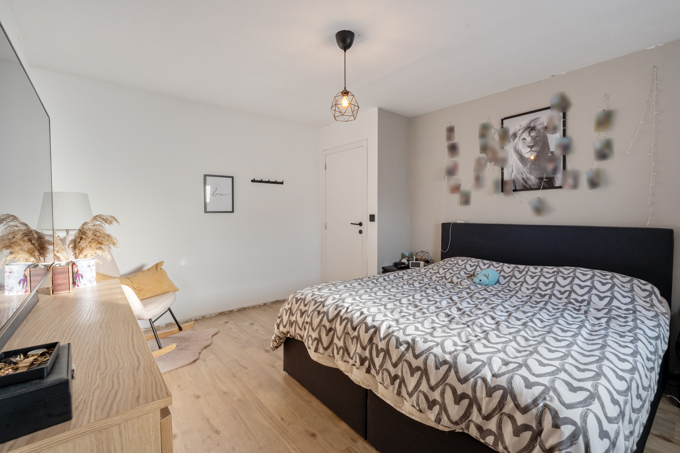 In Neeroeteren-centrum gelegen piramidewoning 
