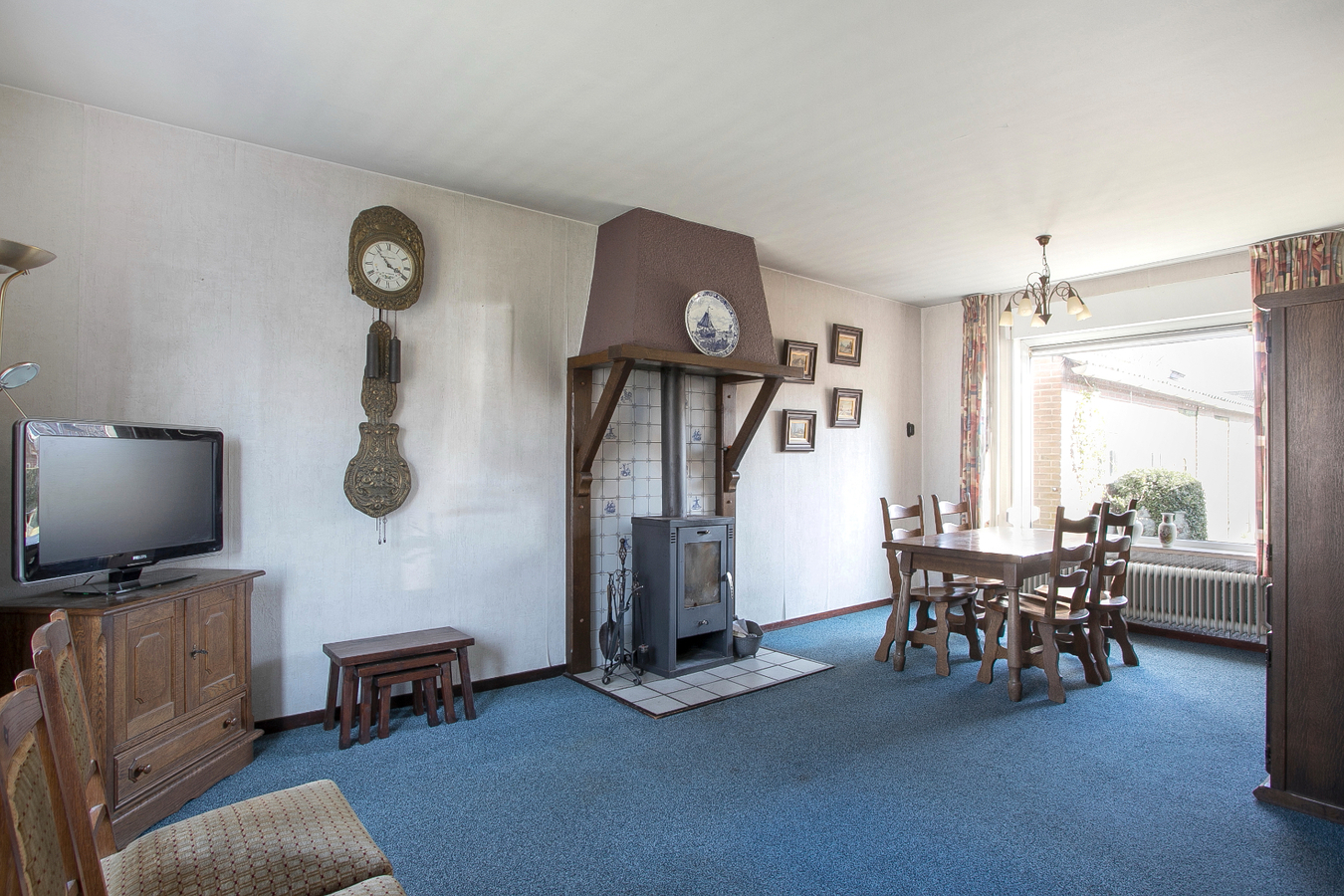 Vrijstaande woning met garage gelegen op een perceel van 556 m2. 