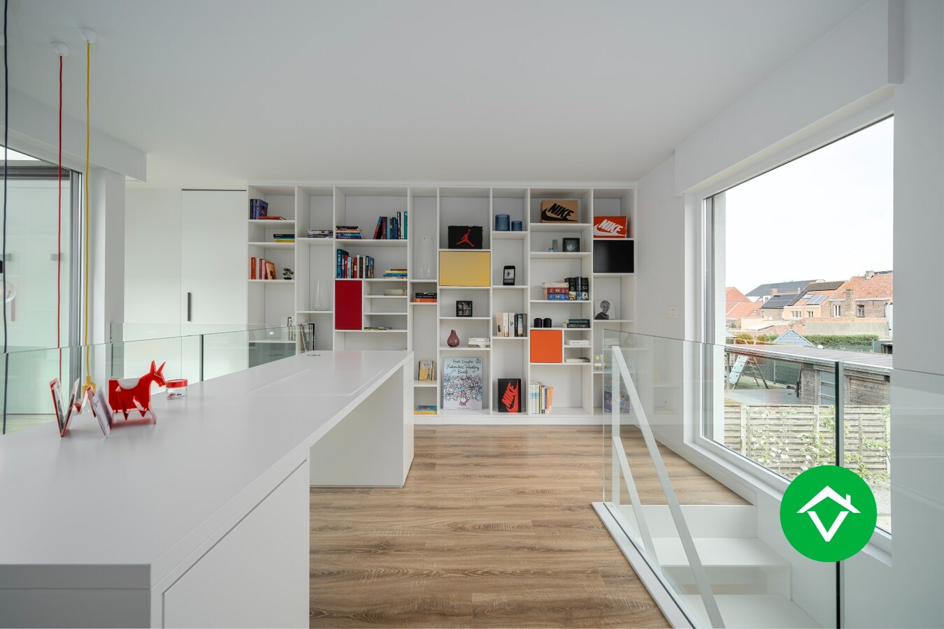 Zeer stijlvolle en instapklare villa te koop in het centrum van Koekelare. 