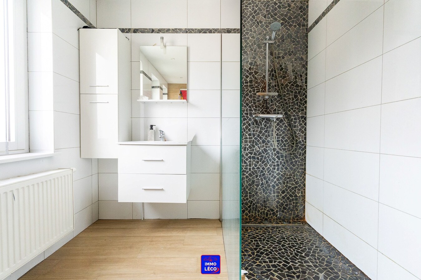 Maison rénovée avec jardin et garage, beaux volumes ! 