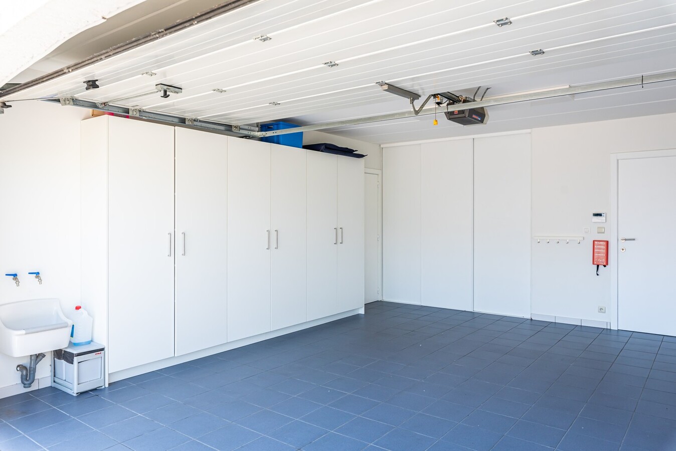 Stijlvol gerenoveerde woning in residentiële wijk op 1254 m² 