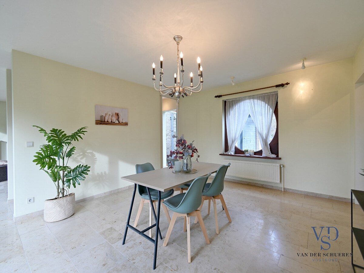 Knappe villa in 't groene Schelderode (EPC van 216 !). 