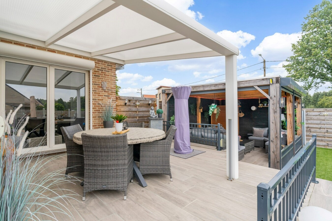 Gerenoveerde woning met tuin, garage en 3 slaapkamers in Opglabbeek - Perceeloppervlakte 684.00 - Bewoonbare oppervlakte 160.00 - Zuidoostelijke tuinoriëntatie 