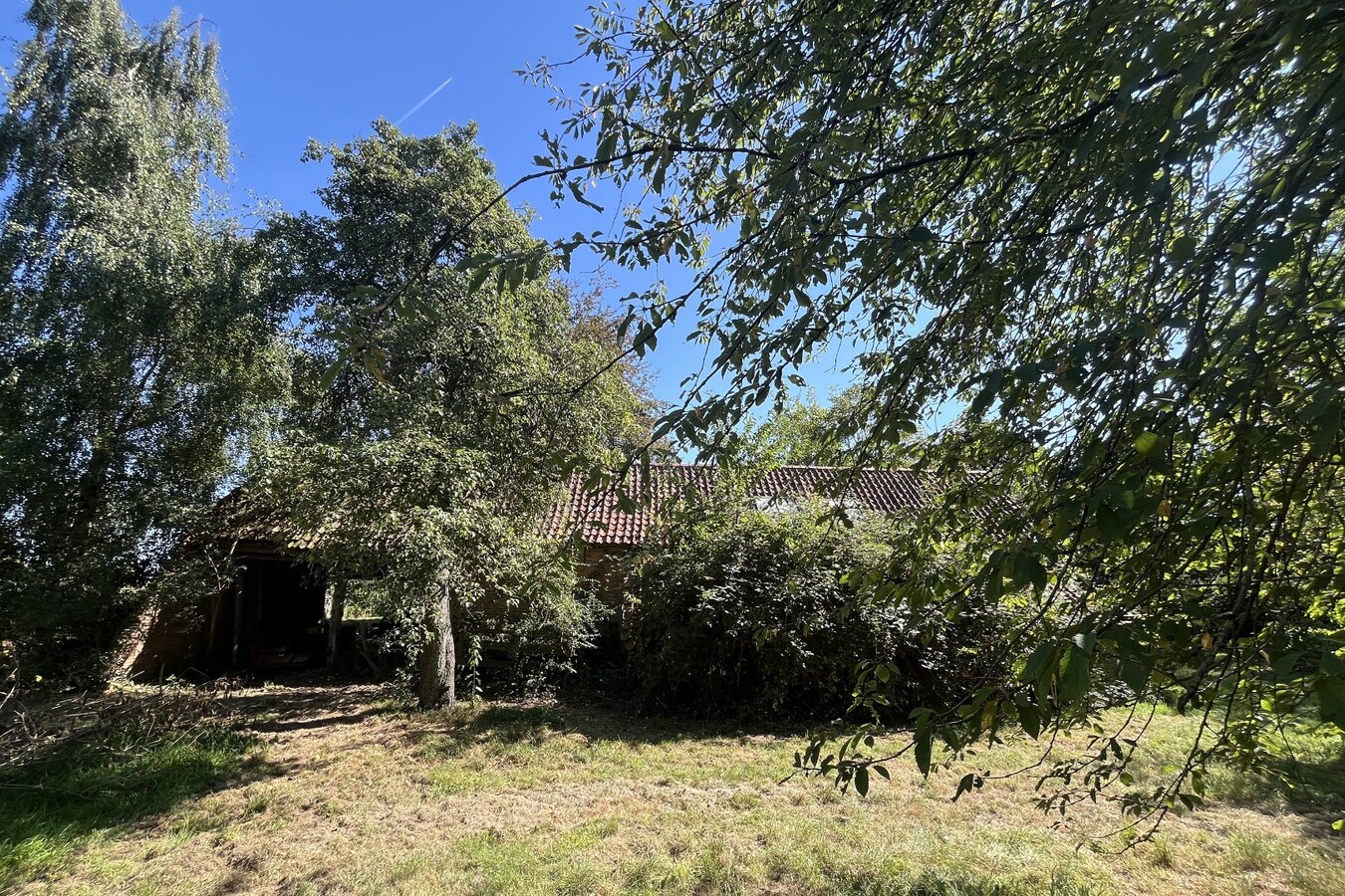 Authentieke hoeve met bijgebouw op 83 a 74 ca 