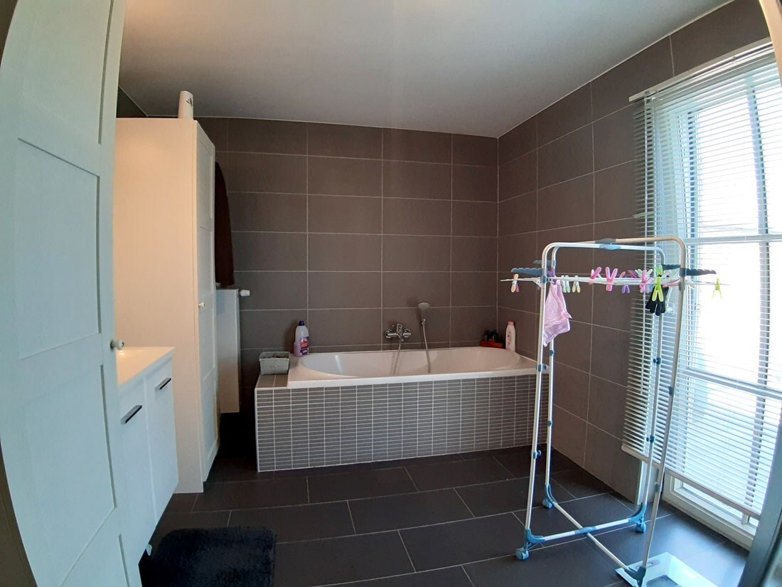 Zeer ruim drie slaapkamer appartement te Lommel 