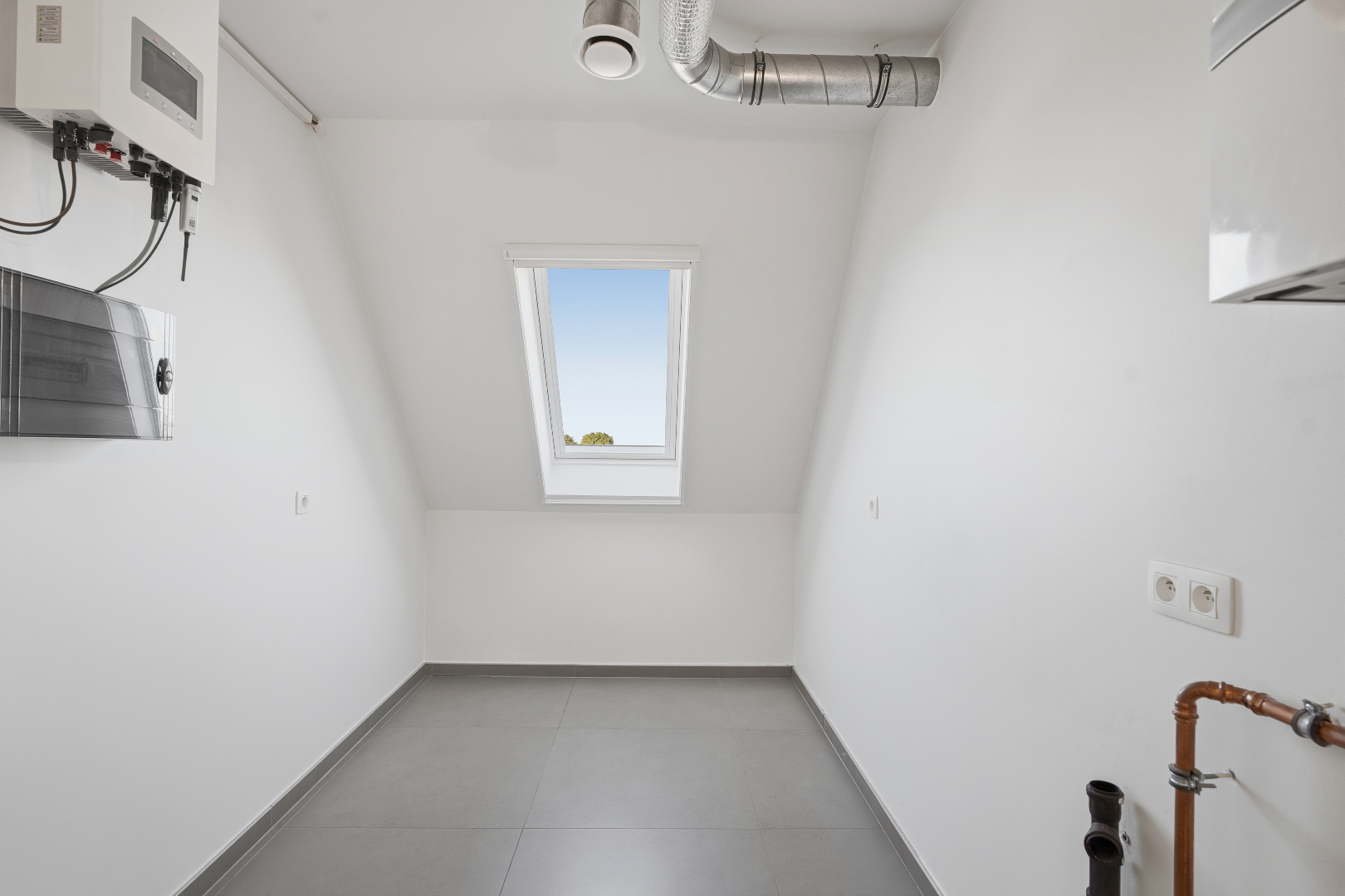 KIJKDAG 25 oktober van 10u tot 12u &amp; 14u tot 16u - Ruim instapklaar nieuwbouwappartement (167 m²) met 3 slaapkamers en groot terras in centrum Eernegem 
