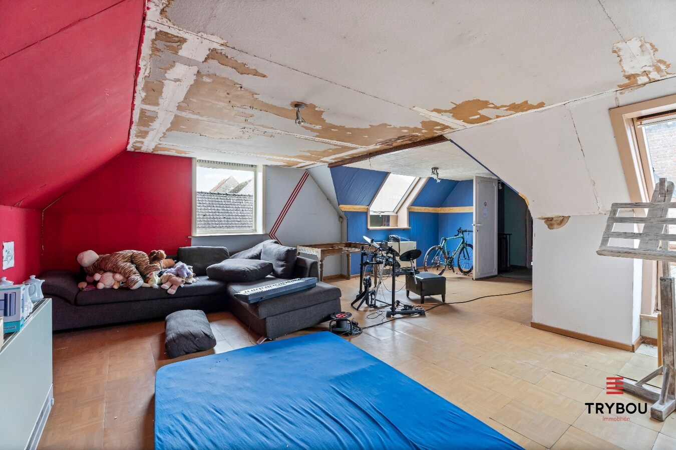 Prachtig handelspand met woonst op centrale ligging te Merkem. 