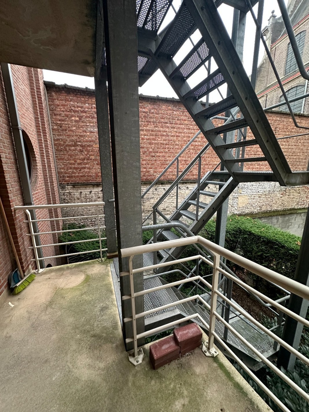 Appartement met staanplaats nabij Gravensteen! 