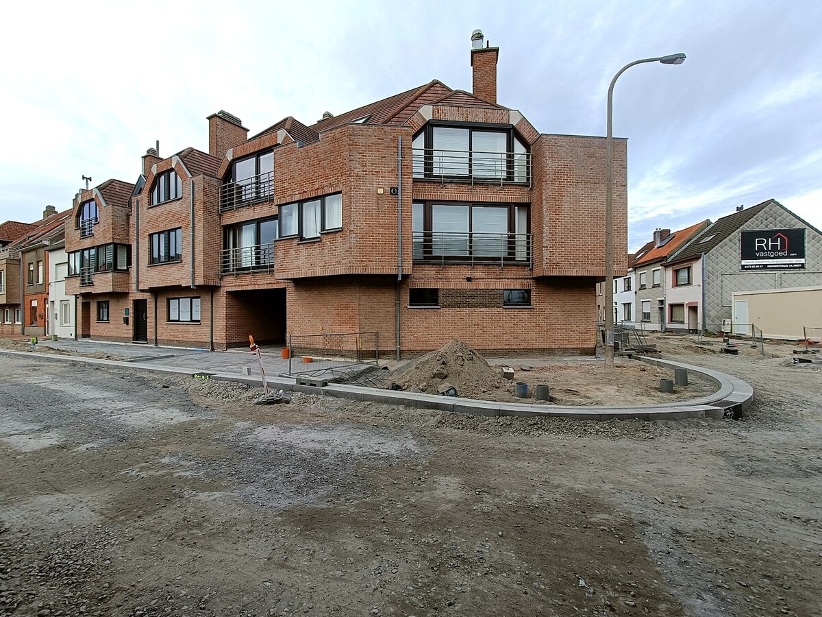 Staanplaats in het centrum van Heist. 