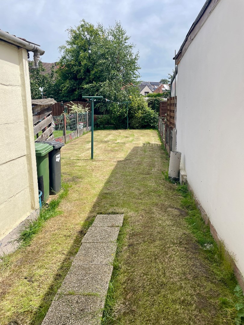 Ruime rijwoning met drie slaapkamers en tuin 