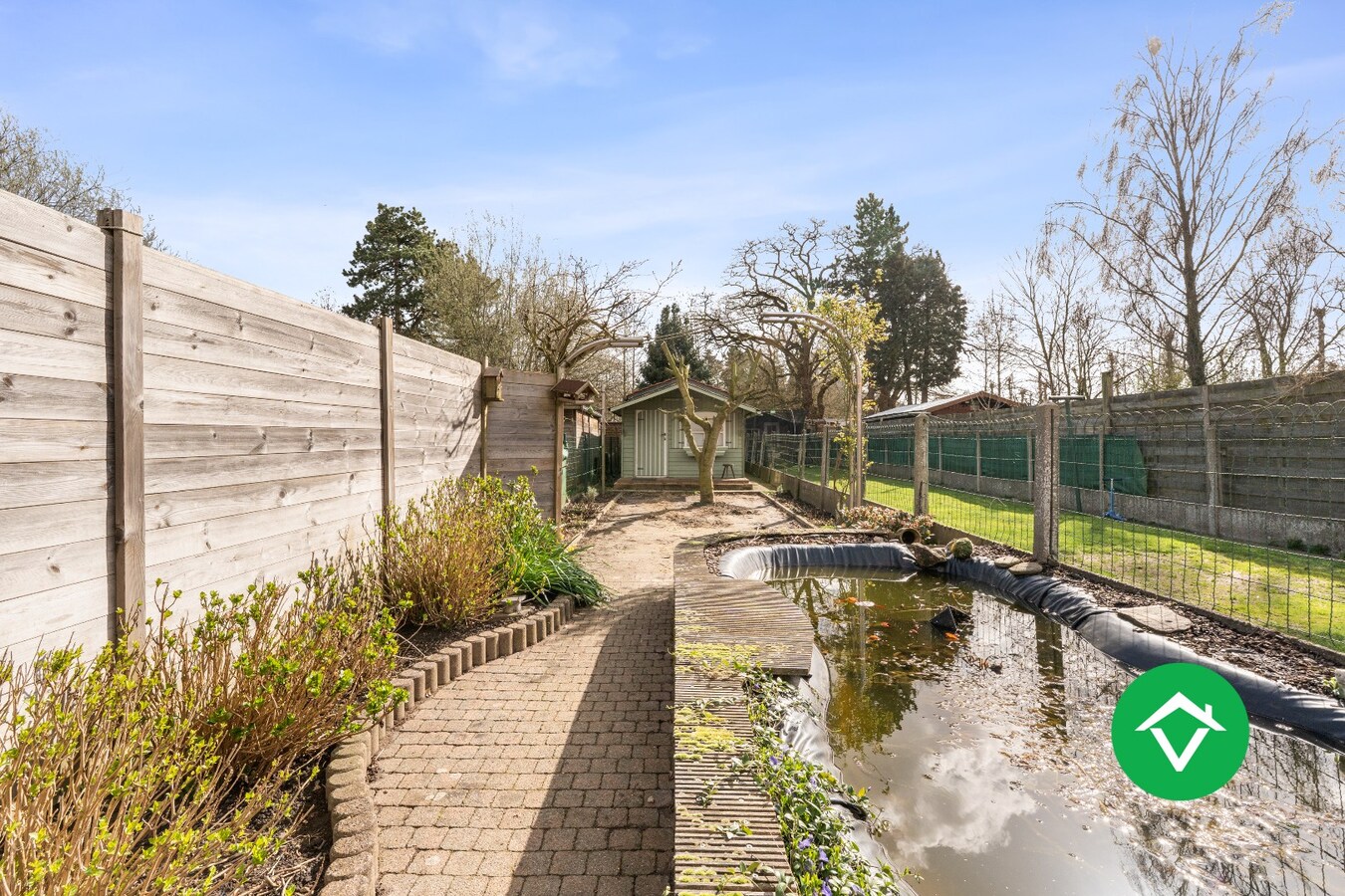 Prachtige rijwoning met 3 slaapkamers en tuin in centrum Roeselare 