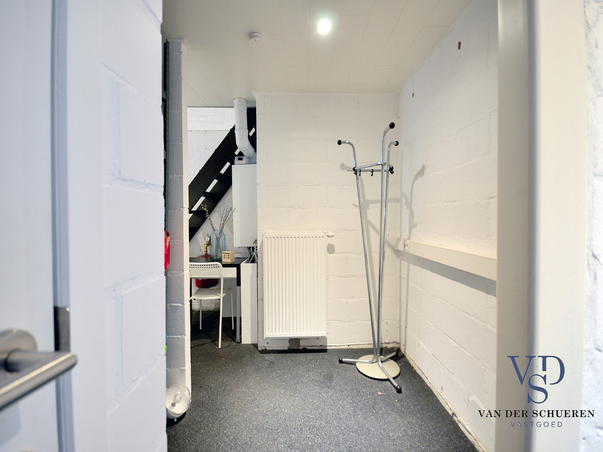 Eigentijdse loft voor wonen en werken. Opportuniteit als investeringspand ! 