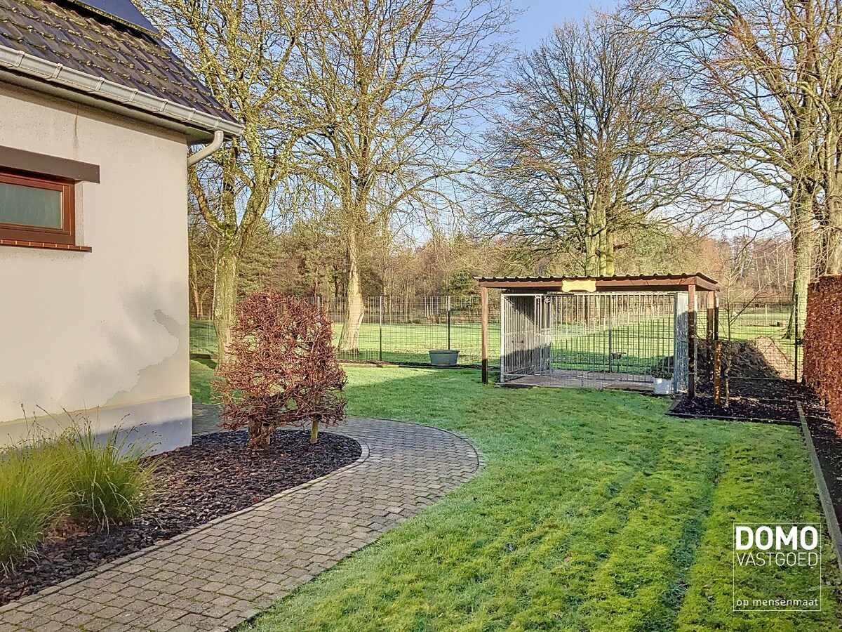 Authentieke open bebouwing met uniek uitzicht en dit in een groene omgeving. 