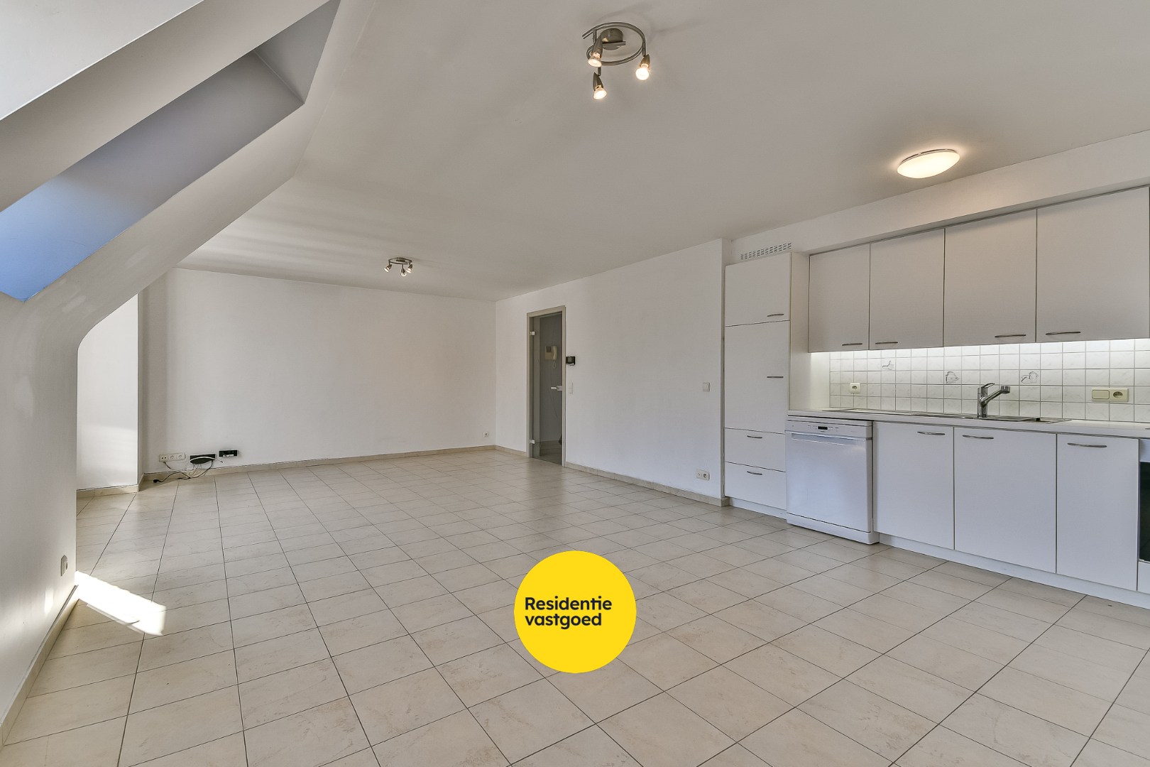 Instapklaar duplex appartement in centrum Oudenburg 