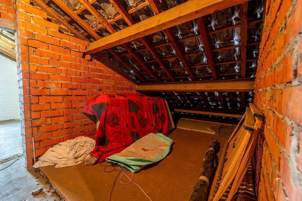 RUIME GELIJKVLOERSE WONING MET 3 SLAAPKAMERS, GARAGE EN RUIME TUIN TE HASSELT (KERMT) 