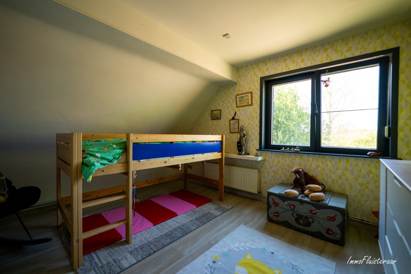 BEZOEKDAG OP 23 MEI VAN 10U TOT 14U. Landelijk gelegen woning met stallen en handig bijgebouw op ca. 7.025 m² (Optie aankoop extra aanpalend weiland van 5.735 m2) 