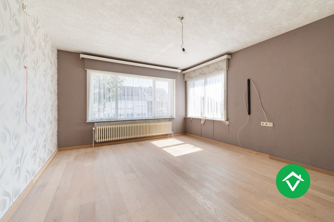 Instapklare woning met 4 slaapkamers en loods te Koekelare 