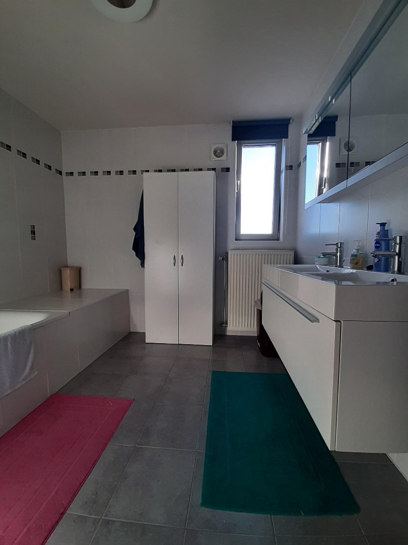 Mooi, ruim en gezellig appartement (98m²) te Geel 