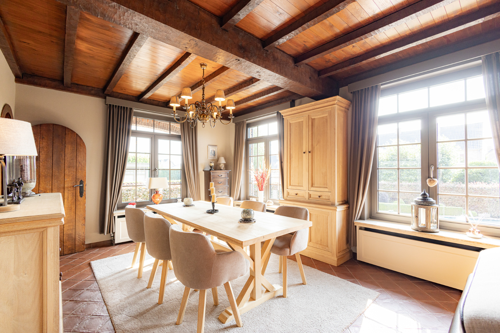 Ruime energiezuinige instapklare villa te Eeklo 