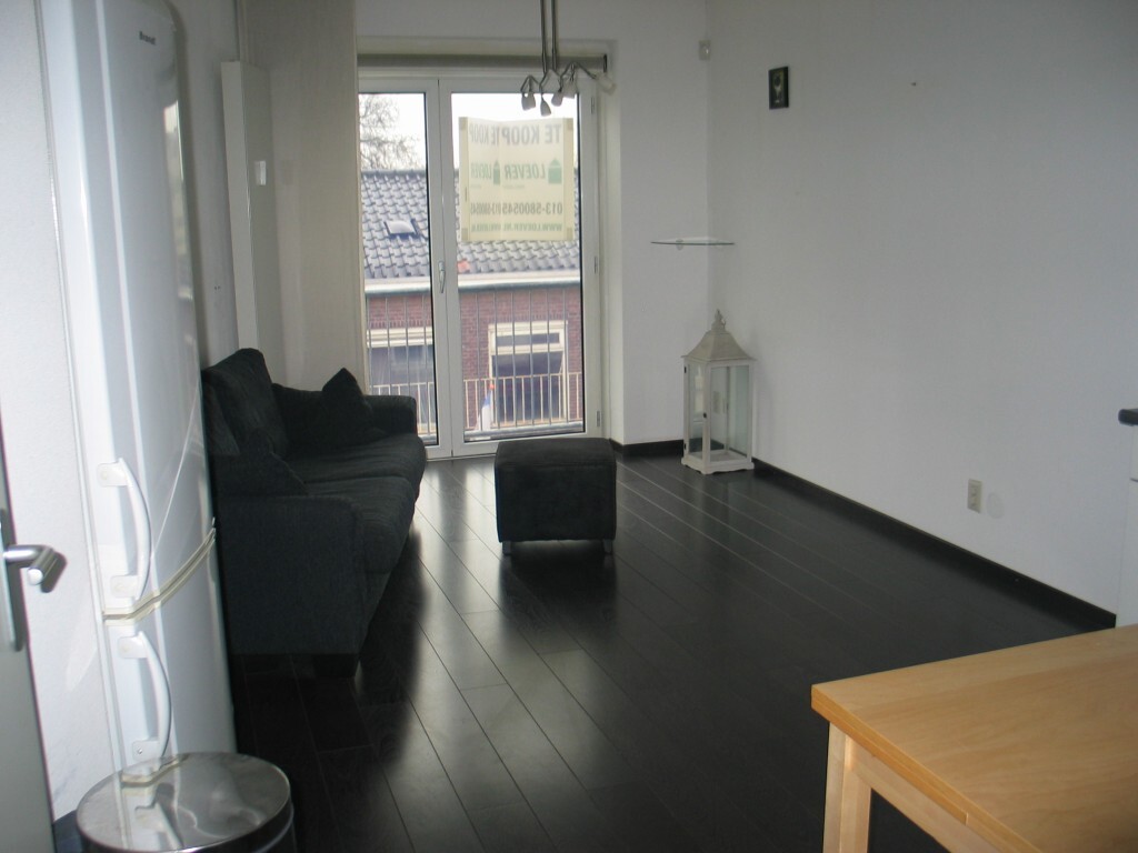 Leuk instapklaar 2-kamer appartement op de tweede verdieping 