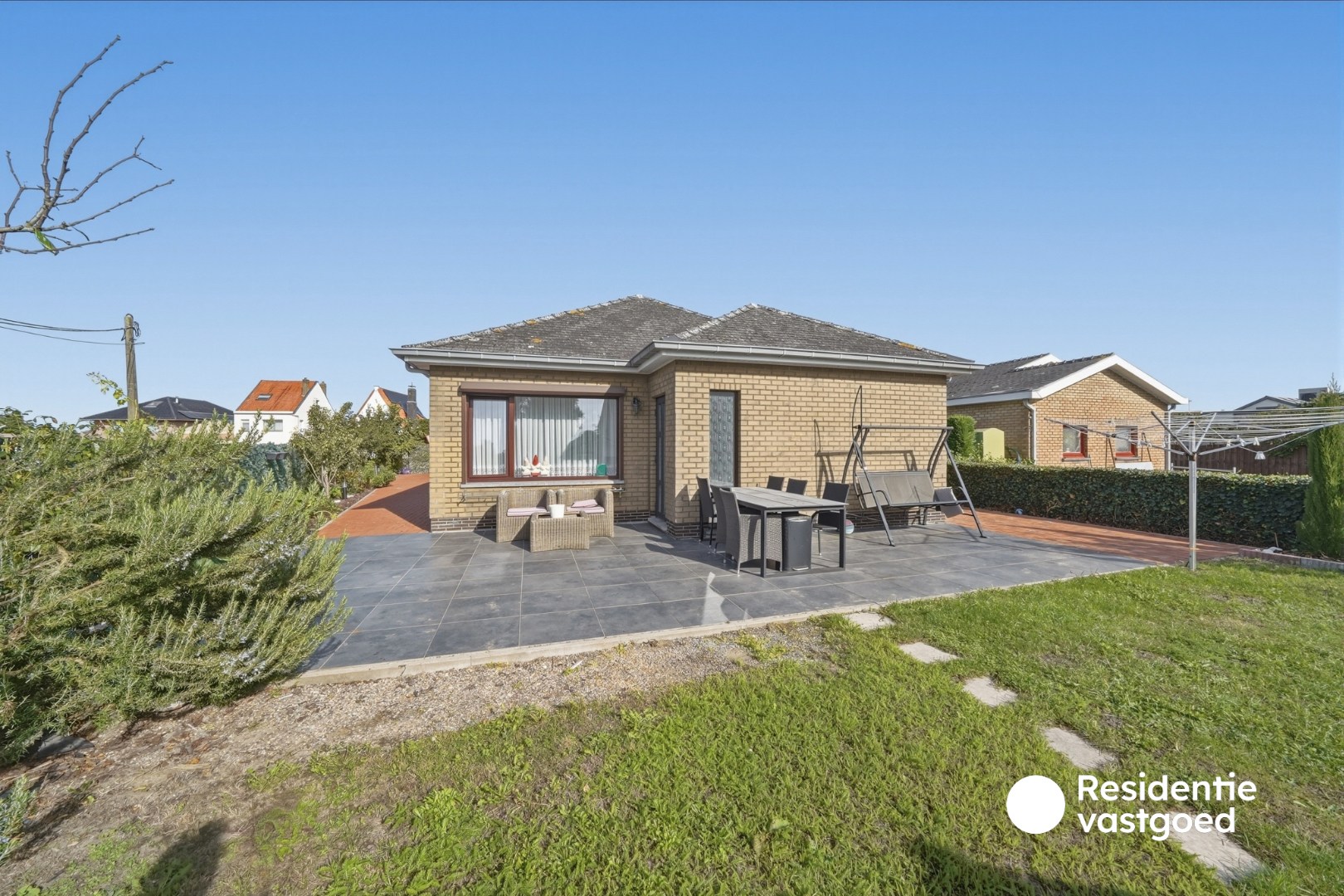 Bungalow met zongerichte tuin en 3 slaapkamers 
