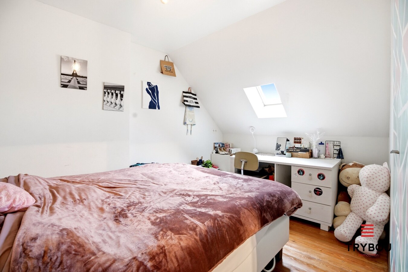 Instapklare woning met 4 slaapkamers te koop in het hartje van Poperinge! 