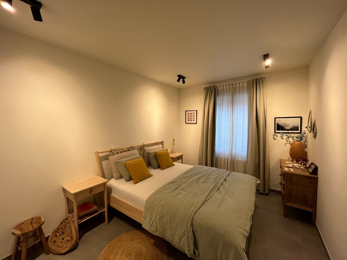 Recent, gelijkvloers 2-slpk-appartement 