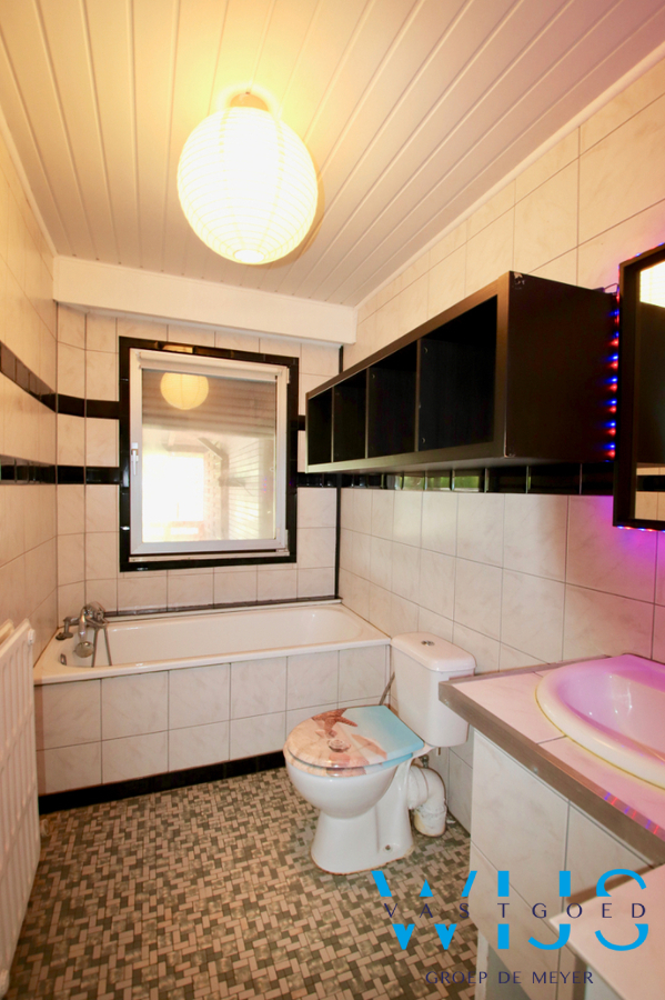 Te renoveren woonhuis / bouwgrond te Lovendegem ! 