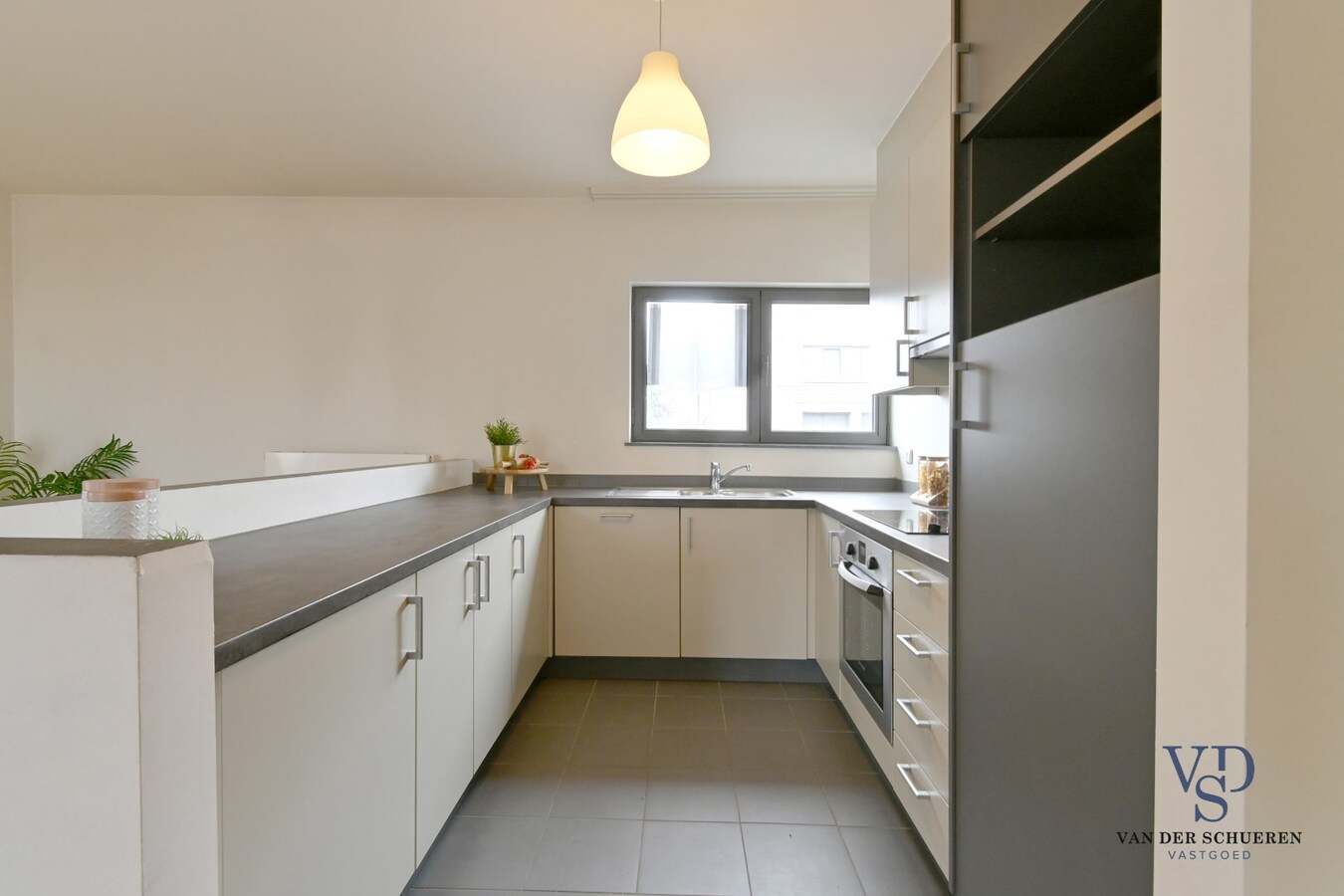 Eigentijds appartement in centrum Eke. 