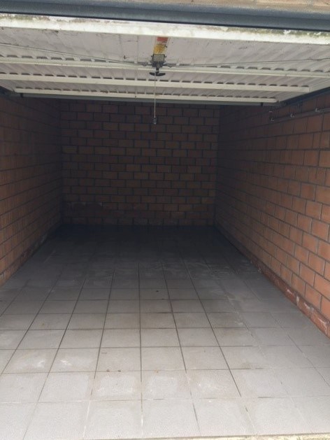 Garage te koop, dicht bij centrum Torhout 